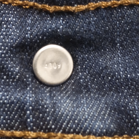 Levi's 512 Perfectly Slimming Boot Cut Jeans - Picture 9 of 11